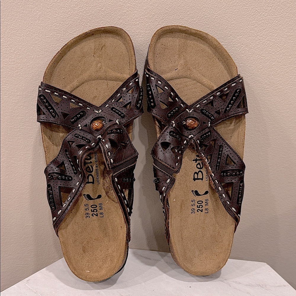 🔥Betula By Birkenstock Brown Leather Sandals with Cutout Design🔥